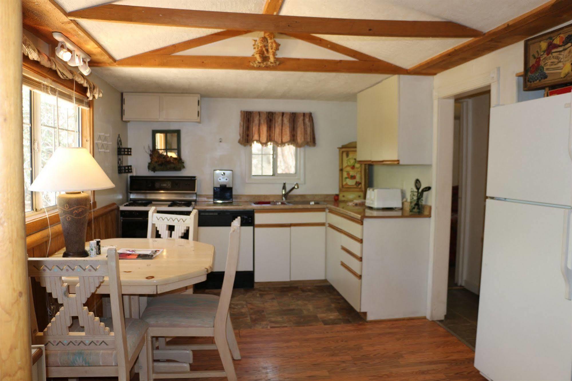 Apple Creek Cottages Prescott Exterior photo