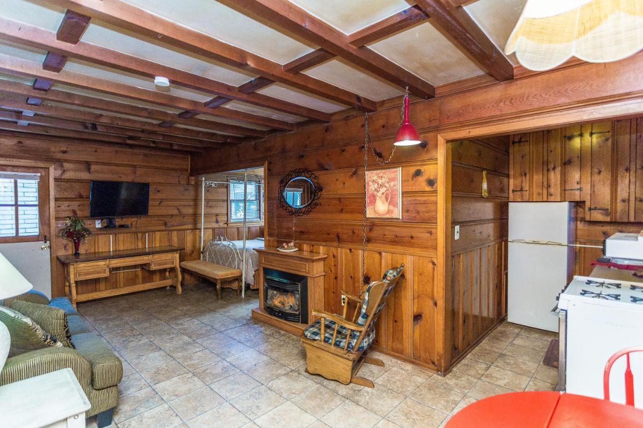 Apple Creek Cottages Prescott Exterior photo